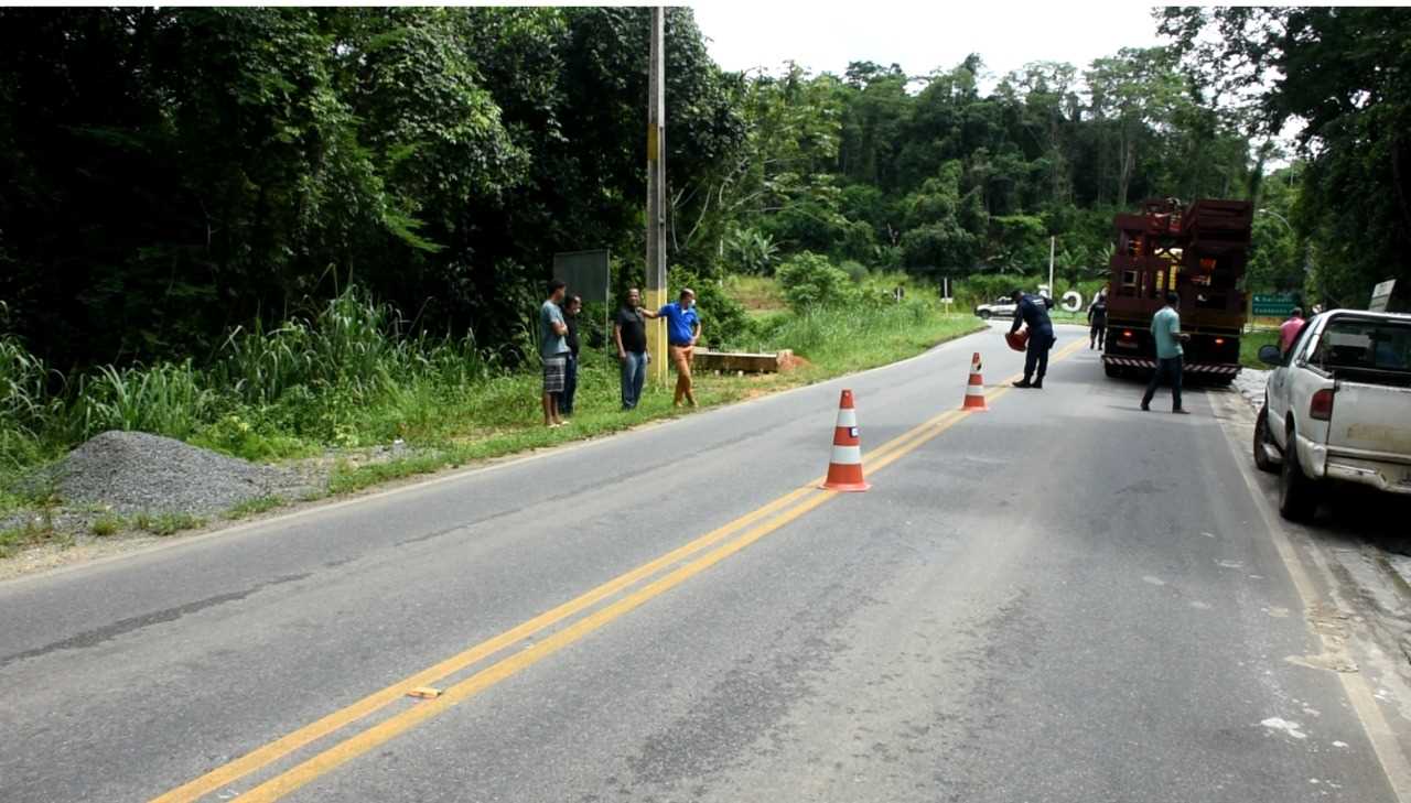 Camacã: Prefeito Paulo do Gás acompanha mais uma etapa da instalação do Portal na entrada da cidade

